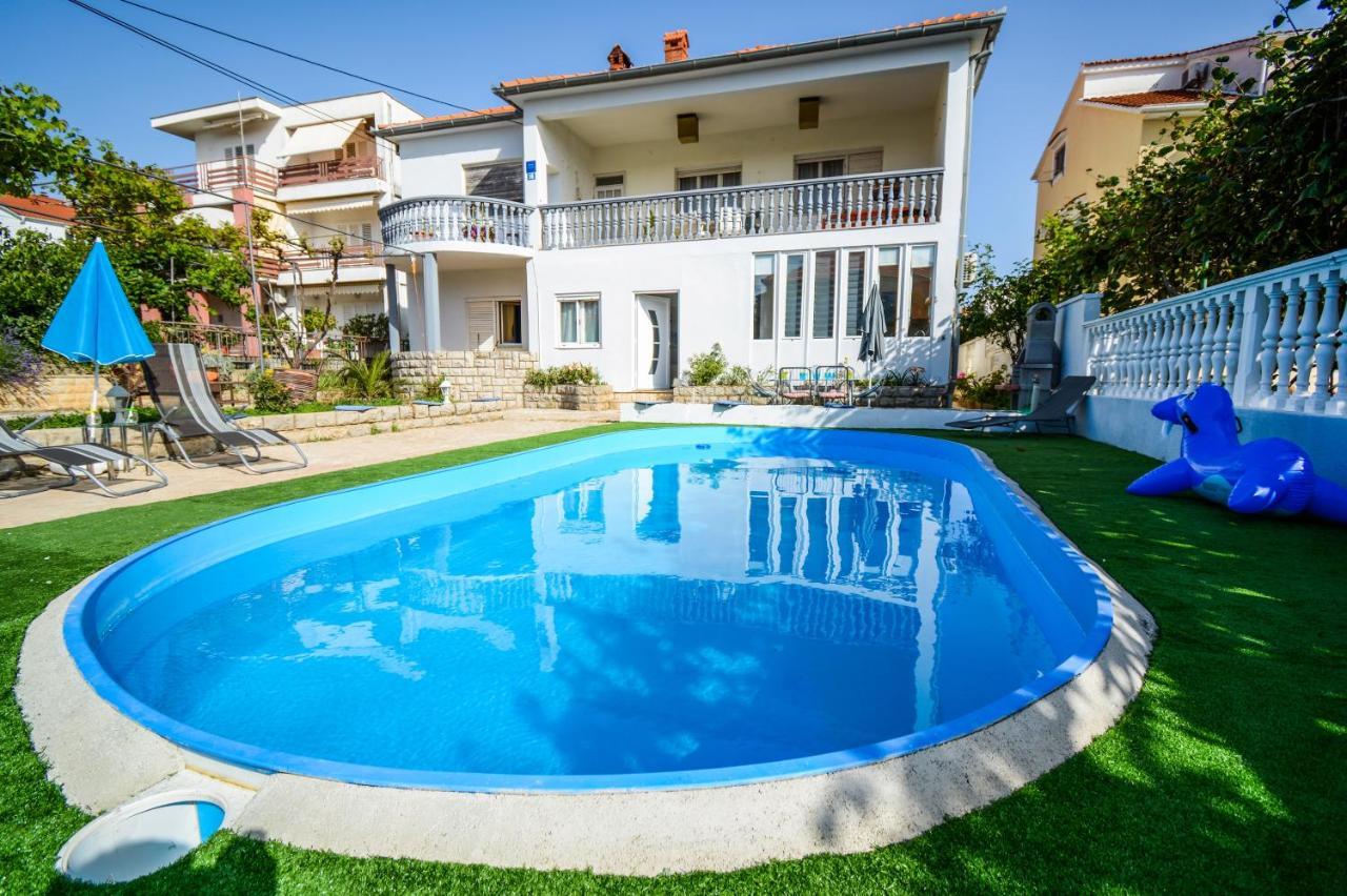 Family Friendly With A Swimming Pool - 17553 Apartament *