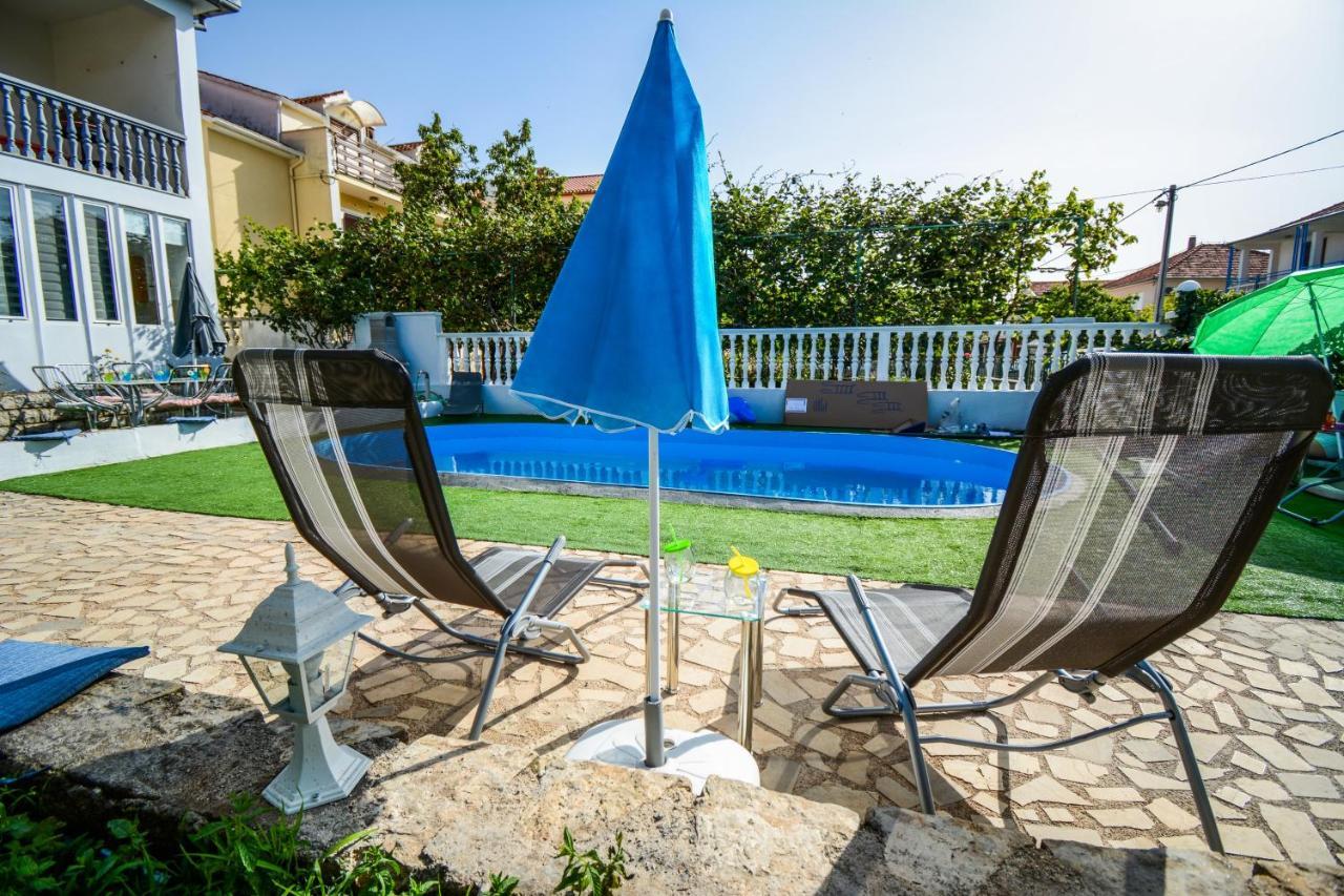 Family Friendly With A Swimming Pool - 17553