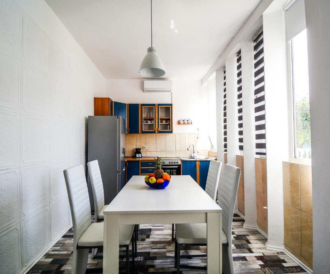 Family Friendly With A Swimming Pool - 17553 Apartament *