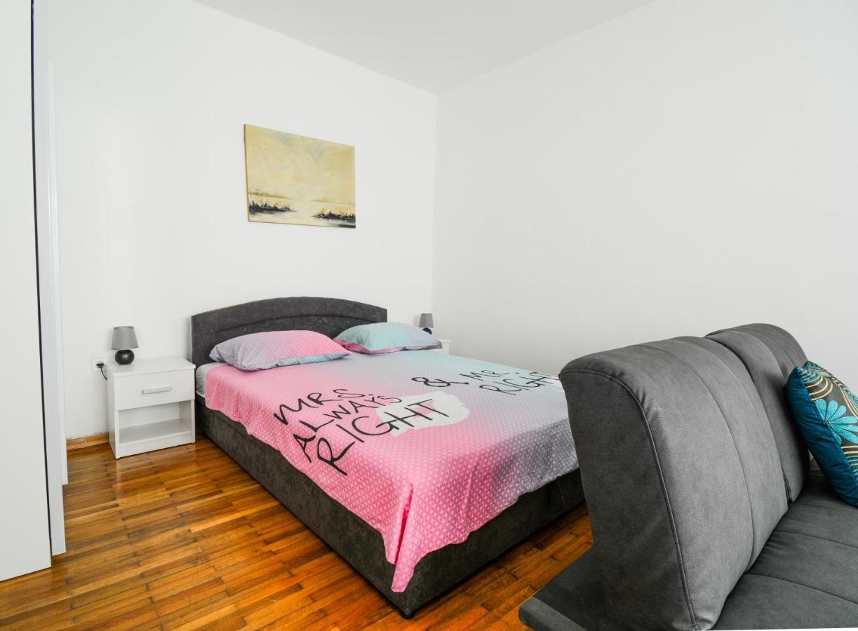 Apartament Family Friendly With A Swimming Pool - 17553 Zadar